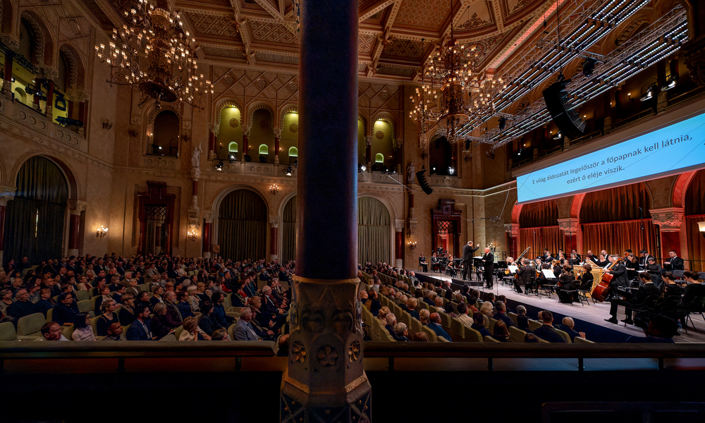 György Vashegyi with the Orfeo Orchestra and the Purcell Choir at Pesti Vigadó Felvégi Andrea / Müpa