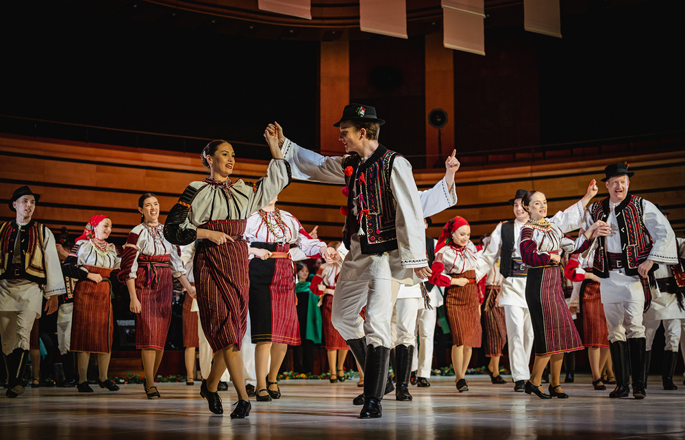 Hungarian State Folk Ensemble: His Cross Blossomed at Müpa Budapest Csibi Szilvia / Müpa