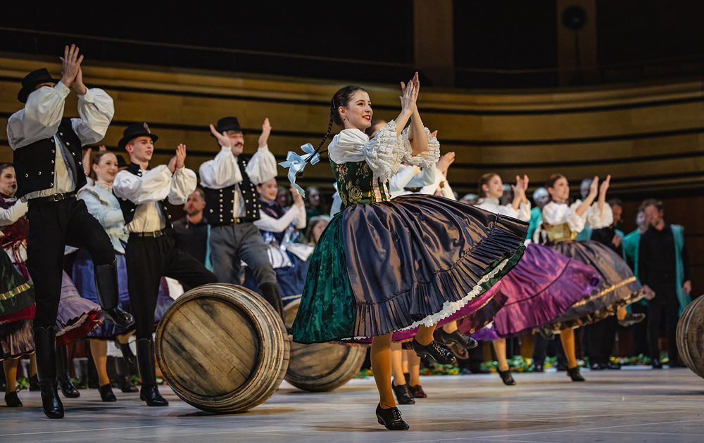 Hungarian State Folk Ensemble: His Cross Blossomed at Müpa Budapest Csibi Szilvia / Müpa