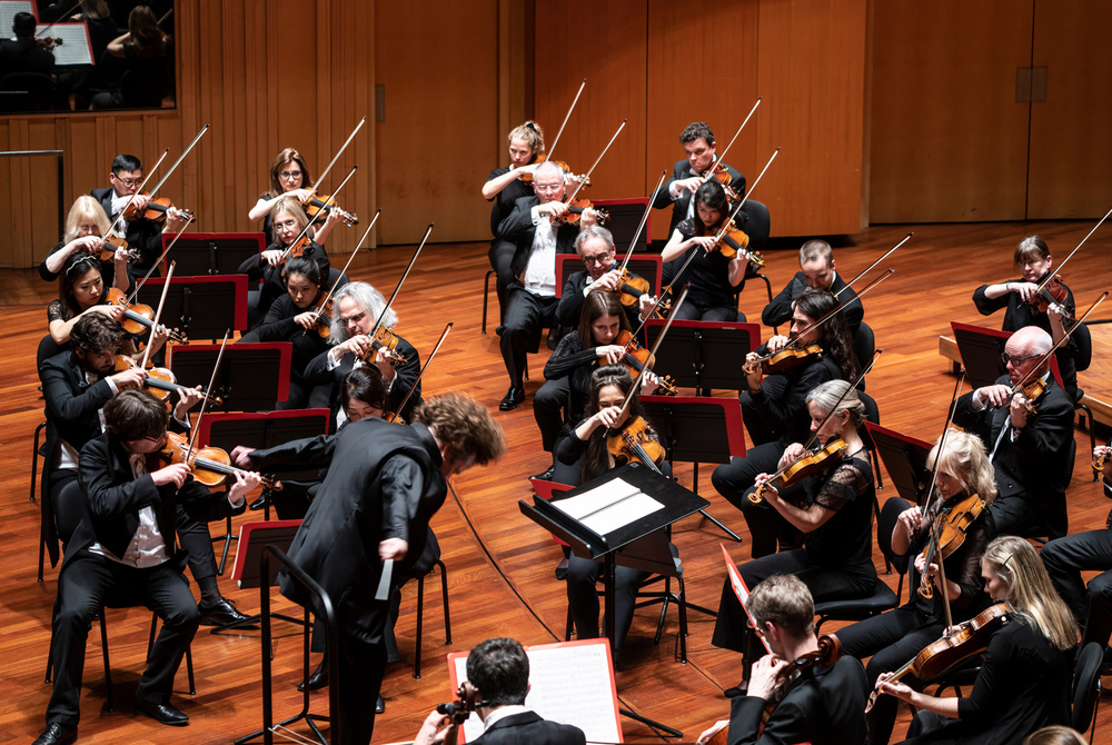 Kristóf Baráti and the Philharmonia Orchestra at Müpa Budapest Posztós János / Müpa