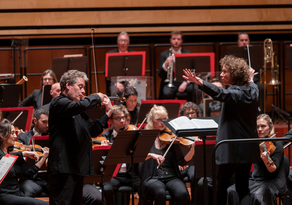 Kristóf Baráti and the Philharmonia Orchestra at Müpa Budapest Posztós János / Müpa