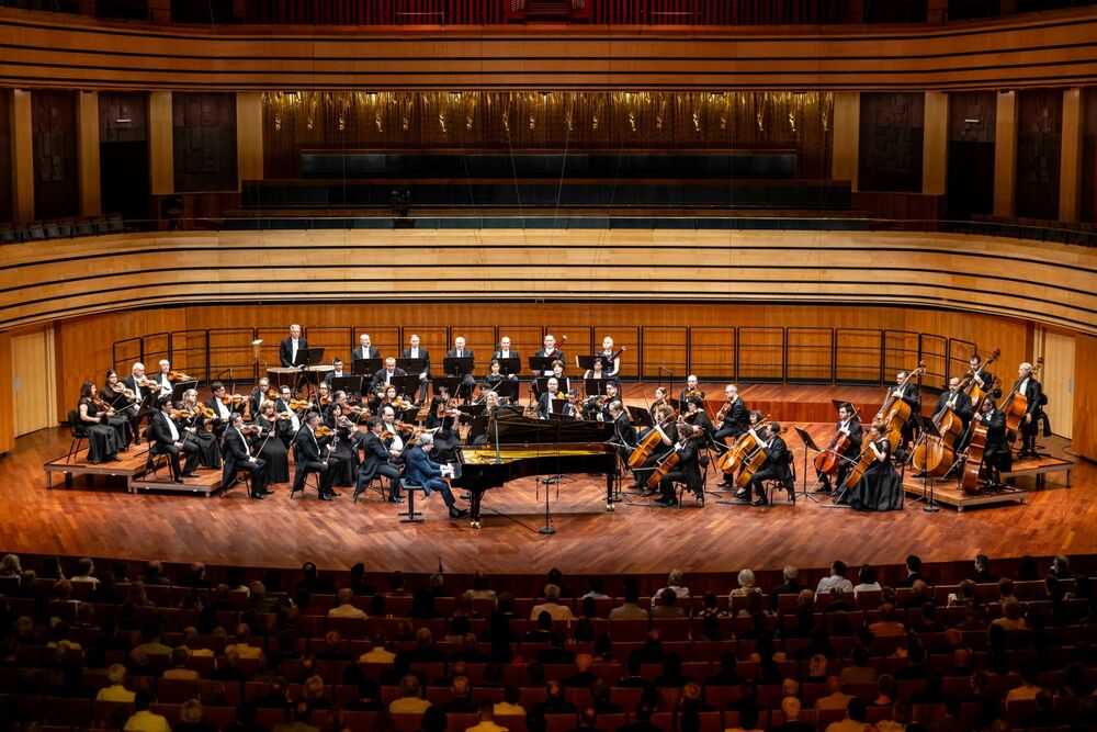 Rudolf Buchbinder and the Hungarian National Philharmonic Orchestra • 2.1 at Müpa Budapest Hirling Bálint / Müpa