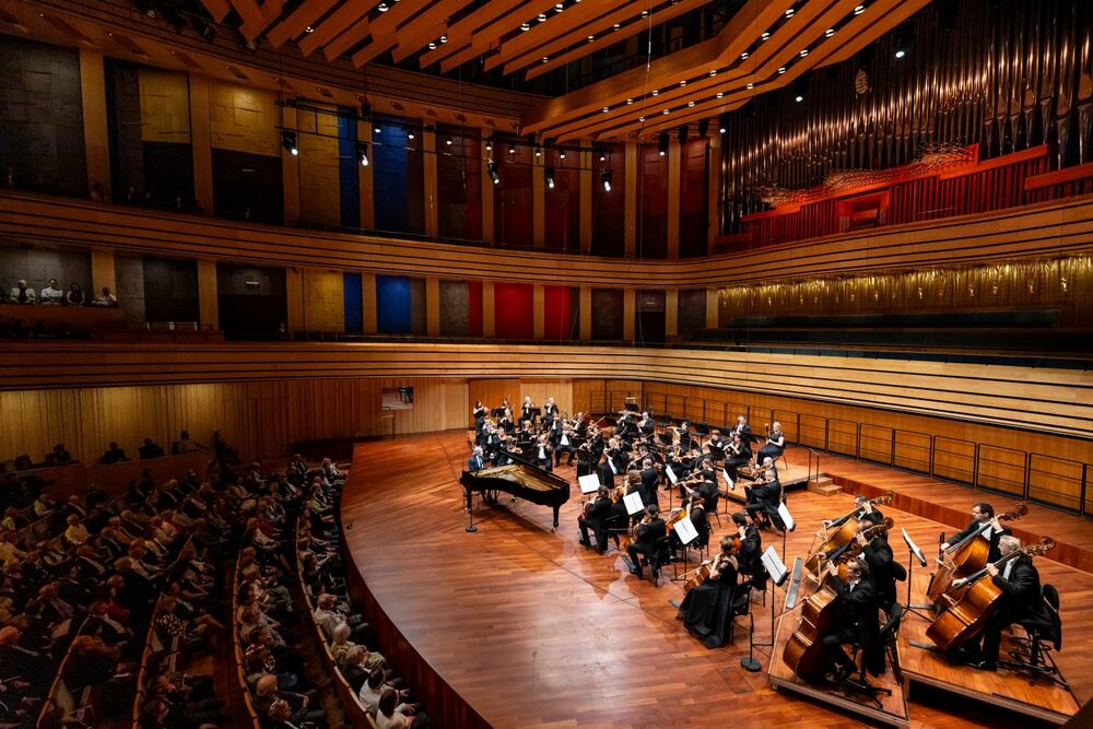 Rudolf Buchbinder and the Hungarian National Philharmonic Orchestra • 2.1 at Müpa Budapest Hirling Bálint / Müpa