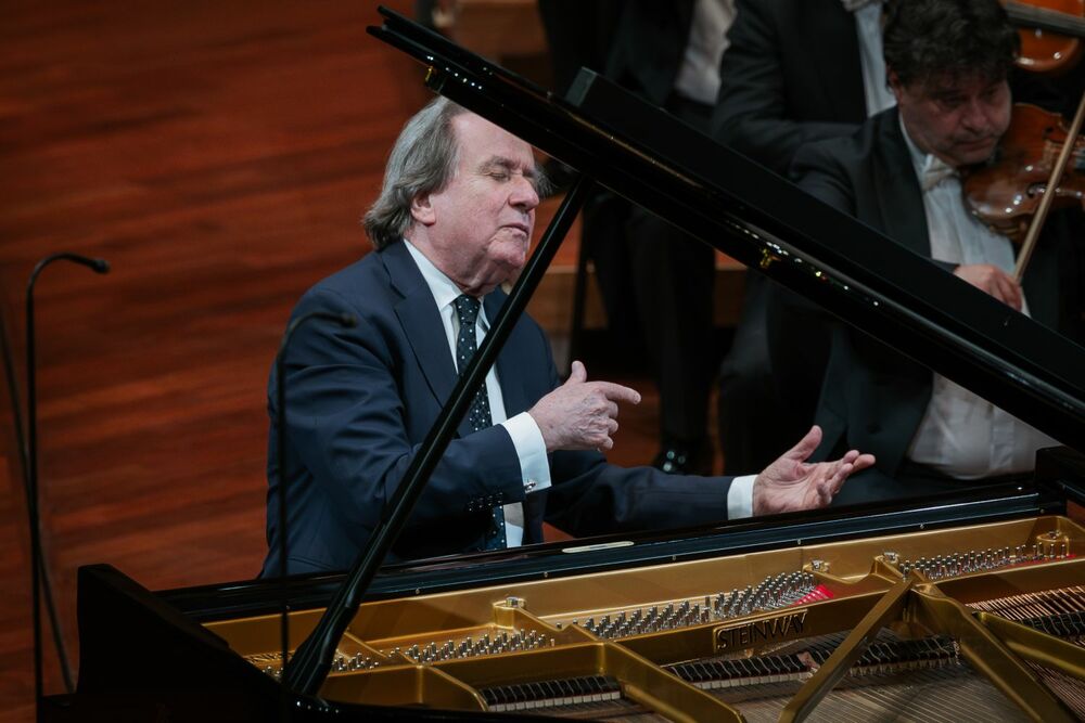 Rudolf Buchbinder and the Hungarian National Philharmonic Orchestra • 2.2 at Müpa Budapest Nagy Attila / Müpa