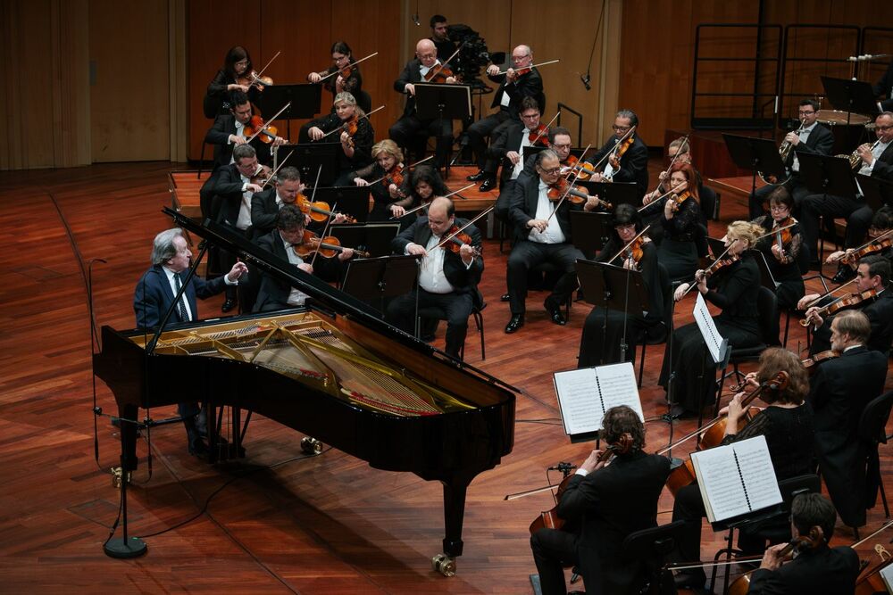 Rudolf Buchbinder and the Hungarian National Philharmonic Orchestra • 2.2 at Müpa Budapest Nagy Attila / Müpa