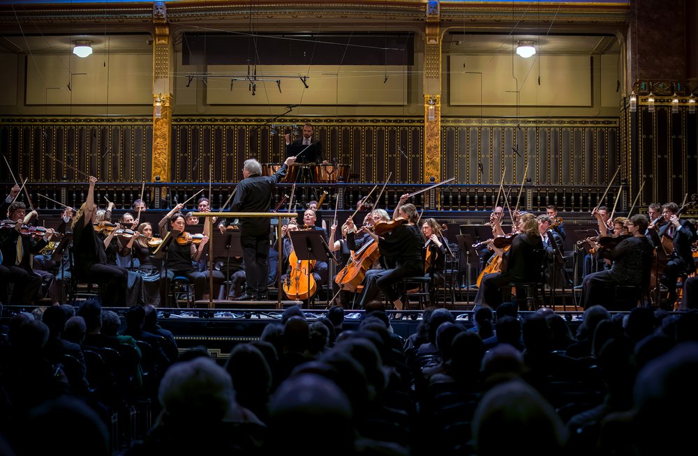 Dénes Várjon and the Concerto Budapest • 2.1 at Liszt Academy Felvégi Andrea / Müpa