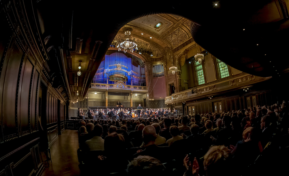 Dénes Várjon and the Concerto Budapest • 2.1 at Liszt Academy Felvégi Andrea / Müpa