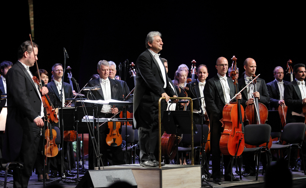 Ramón Vargas és a Győri Filharmonikus Zenekar a győri Olimpiai Sportparkban Mekli Zoltán