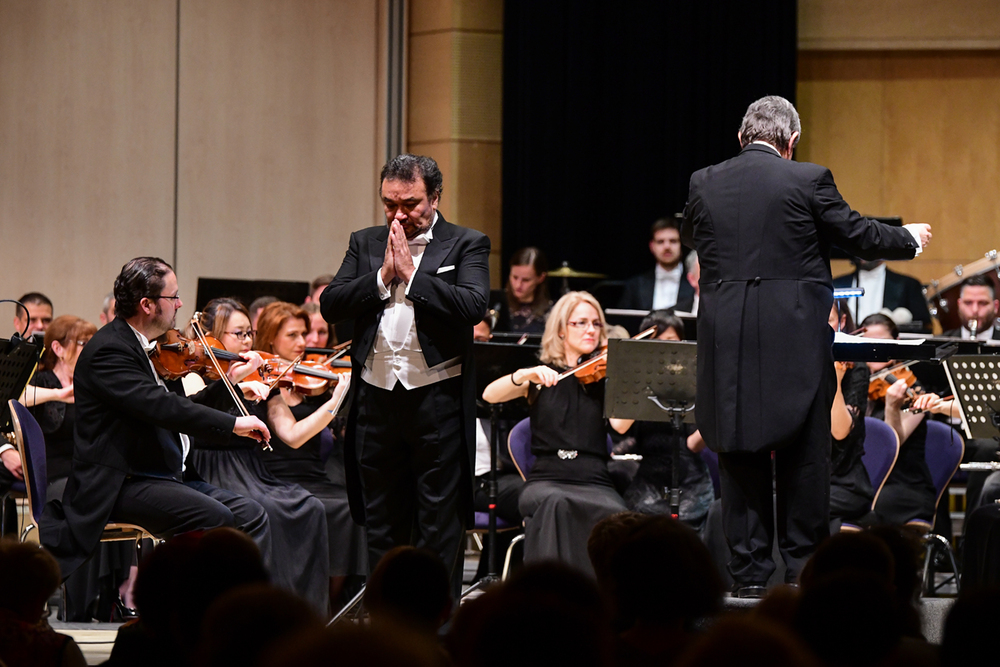 Ramón Vargas and the Győr Philharmonic Orchestra at Kölcsey Centre Debrecen Papp László