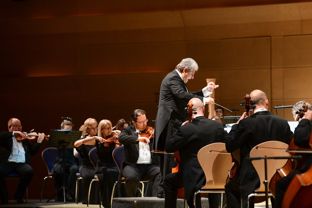 Ramón Vargas and the Győr Philharmonic Orchestra at Kölcsey Centre Debrecen Papp László