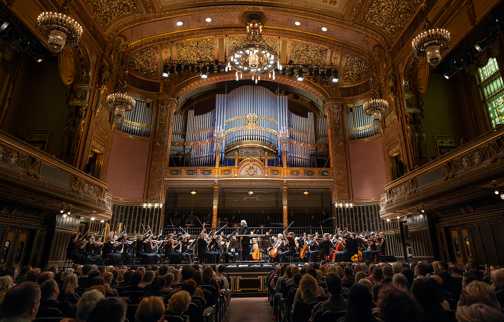 Dénes Várjon and the Concerto Budapest at Liszt Academy Felvégi Andrea / Müpa