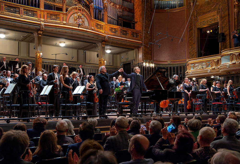 Dénes Várjon and the Concerto Budapest at Liszt Academy Felvégi Andrea / Müpa