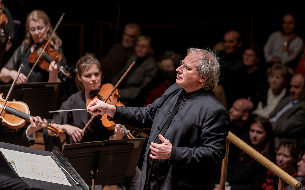 Dénes Várjon and the Concerto Budapest at Liszt Academy Felvégi Andrea / Müpa