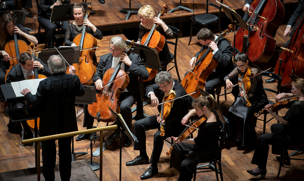 Dénes Várjon and the Concerto Budapest at Liszt Academy Felvégi Andrea / Müpa